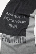 Wide Logo Scarf (Black/White)